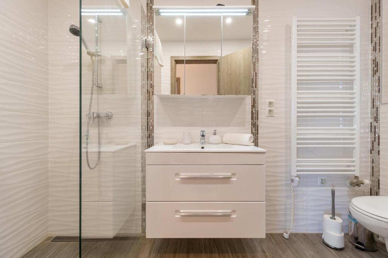 Admiral Luxury VI Apartman By Bltn ชิโอฟก ภายนอก รูปภาพ
